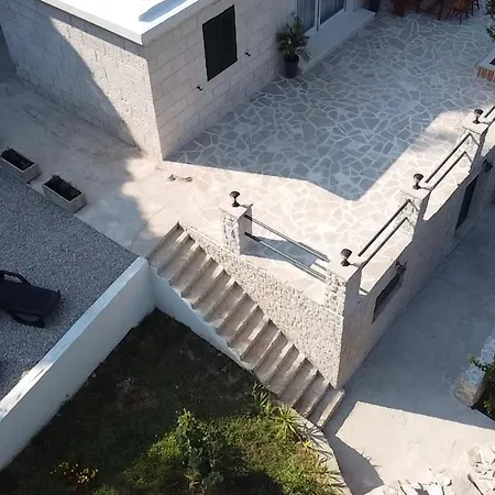 Prázdninový dům Nugal 2+2 *